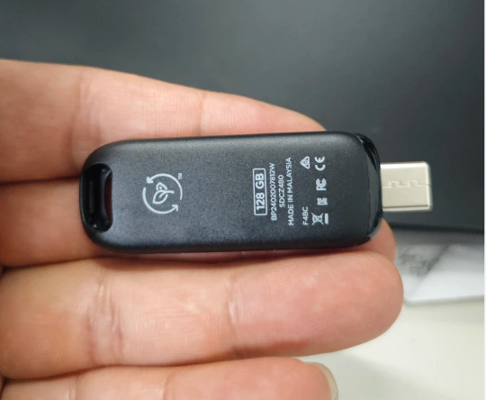 U盘 / 移动硬盘写入慢？5分钟教你排查与提升速度 封面